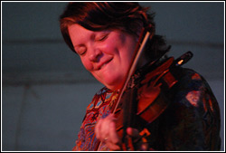 Eileen Ivers at Chicago Irish Fest - July 11, 2009.  Photo by James Fidler.