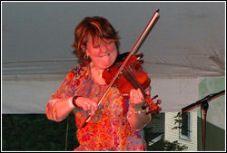 Eileen Ivers at Chicago Irish Fest - July, 2009.  Photo by James Fidler.