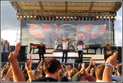 REO Speedwagon at the Waukesha County Fair - July 19, 2009.  Photo by Peter Moriarty.